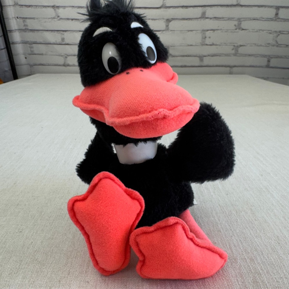Vintage 1971 Daffy Duck Plush Mighty Star Warner Bros Looney Tunes Collectible